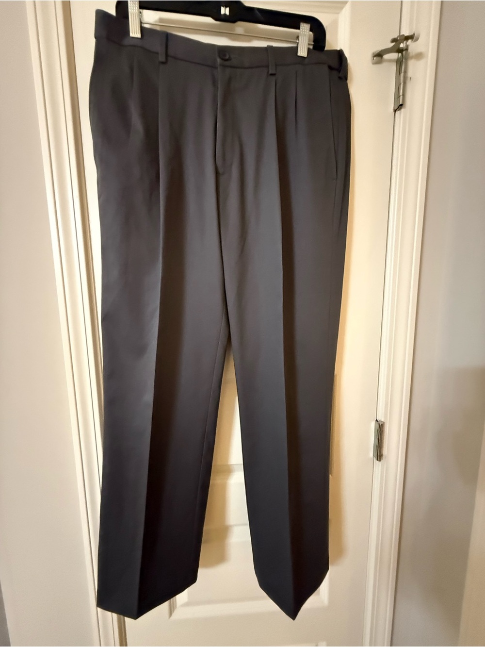 Haggar Men's Classic Fit Premium No Iron Khaki Dress Pants in Deep Gray, 34X32
